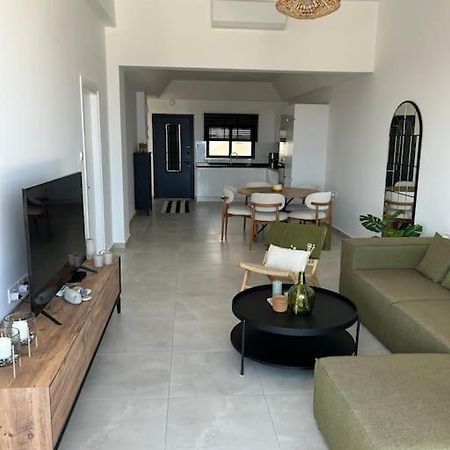 קיירניה Penthouse Med Privat Saltvannsbasseng Pa Esentepe Beach מראה חיצוני תמונה