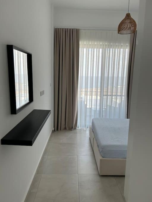 קיירניה Penthouse Med Privat Saltvannsbasseng Pa Esentepe Beach מראה חיצוני תמונה