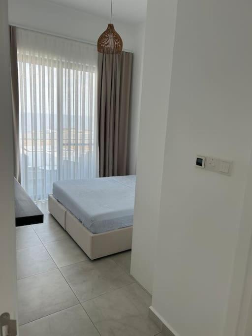 קיירניה Penthouse Med Privat Saltvannsbasseng Pa Esentepe Beach מראה חיצוני תמונה