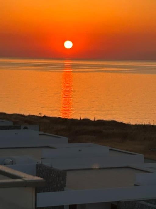 קיירניה Penthouse Med Privat Saltvannsbasseng Pa Esentepe Beach מראה חיצוני תמונה