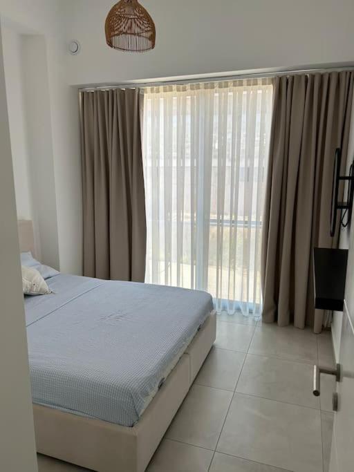 קיירניה Penthouse Med Privat Saltvannsbasseng Pa Esentepe Beach מראה חיצוני תמונה