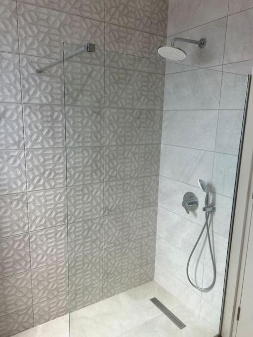קיירניה Penthouse Med Privat Saltvannsbasseng Pa Esentepe Beach מראה חיצוני תמונה