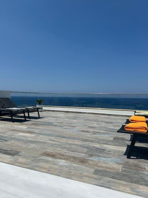 קיירניה Penthouse Med Privat Saltvannsbasseng Pa Esentepe Beach מראה חיצוני תמונה
